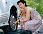 How to Get a Flat Tire Changed on the Highway Safely and Efficiently