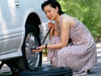 How to Get a Flat Tire Changed on the Highway Safely and Efficiently