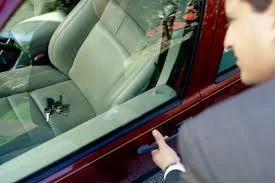 What to Do If Your Car Locks the Keys Inside – Effective Car Lockout Solutions