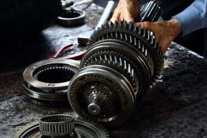 How to Fix Car Transmission Noise: Expert Tips and Solutions