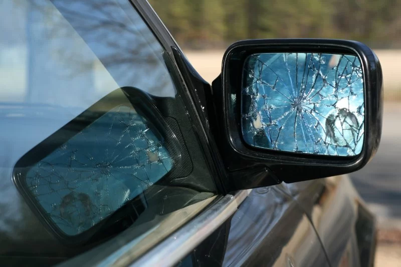 What to Do If Your Car's Side Mirrors Are Broken