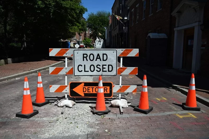 Tips for Safe Driving Around Construction Detours