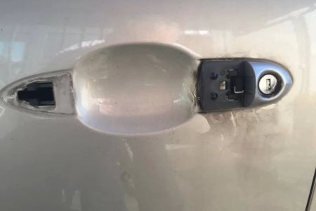 What to Do If Your Car's Exterior Door Handle Breaks – Repair and Replacement Tips
