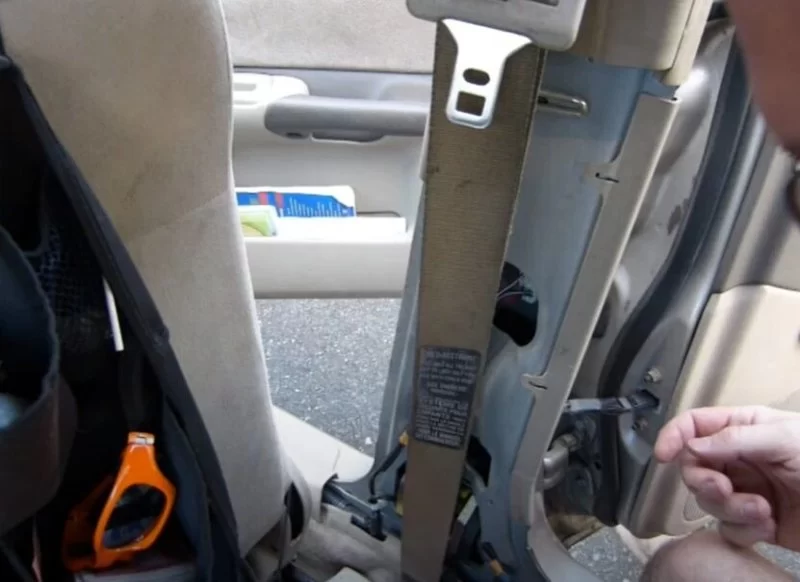 How to Clean Your Car's Seat Belt Retractor Mechanism: A Step-by-Step Guide