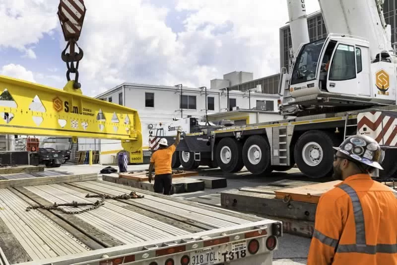 Tips for Safe Driving Around Construction Cranes – Road Safety Awareness Guide