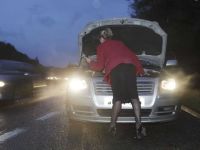 How to Handle Emergency Breakdowns at Night Safety Checklist for Drivers