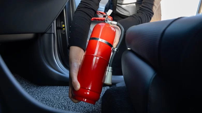 The Benefits of Using a Car Fire Extinguisher for Garages