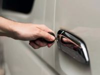 Roadside Assistance for Unlocking Your Car Doors: A Step-by-Step Guide to Getting Back on the Road