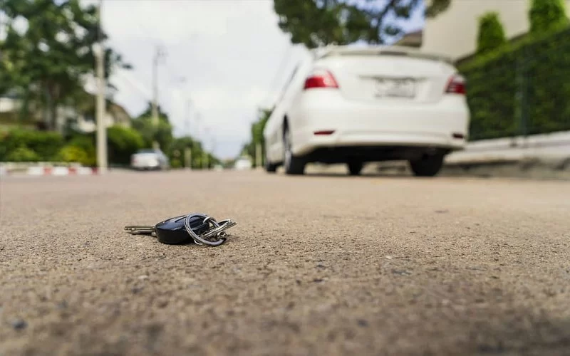 What to Do If You Lose Your Car Keys Far From Home — Spare Keys, Locksmiths, and Roadside Options