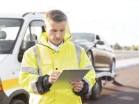 How to Evaluate Roadside Assistance Reviews — Spotting the Good, the Bad, and the Scammy