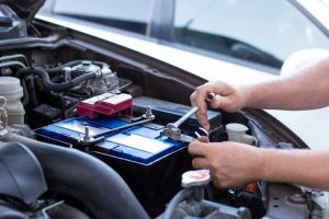 How to Determine if Your Car Battery Needs Replacing – A Comprehensive Guide